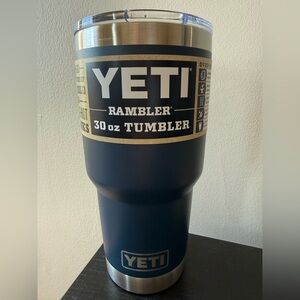YETI Rambler 30 oz Tumbler - Deep Blue